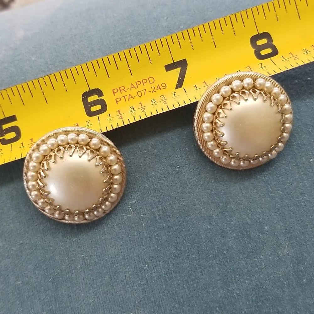 Vtg 1950's Clip Earrings